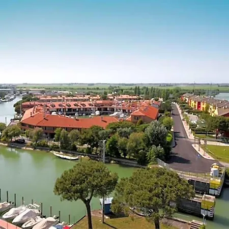 House In A Residential Complex Hotel Caorle